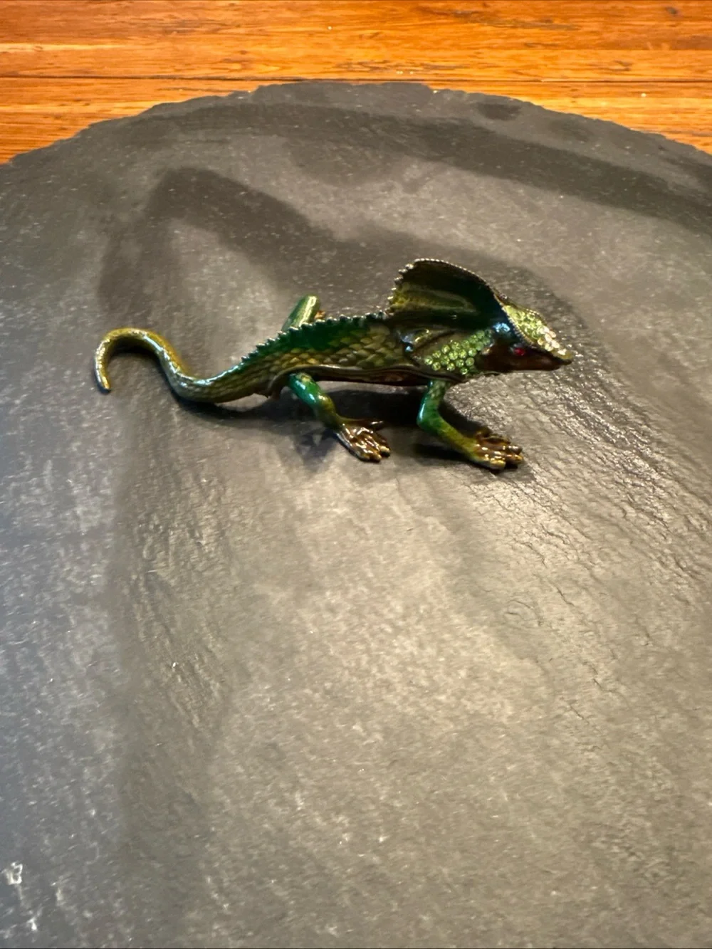 Vntg enamel lizard kimono dragon iguana trinket box crystal jewel magnetic hinge